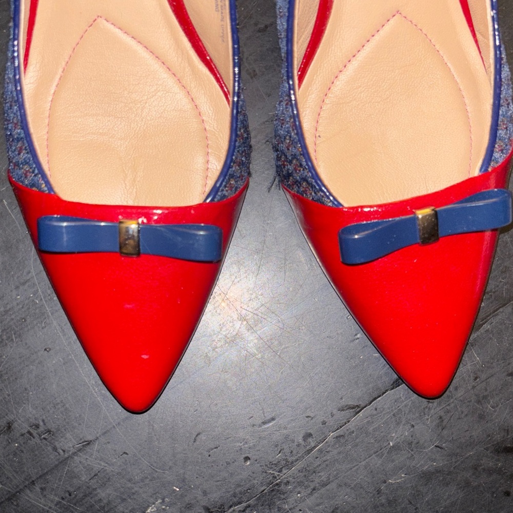 Isaac Mizrahi Vintage Red and Navy Pointed-Toe Slingback Pumps Sizs 9 - Picture 3 of 7